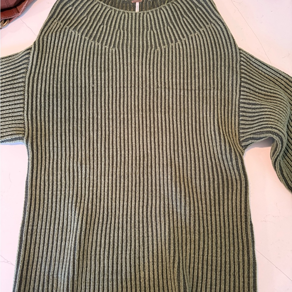 Free People Green Ribbed Knit Sweater NWOT